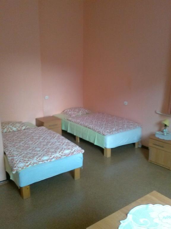 Pod Zielonym Kogutem Hostel Duszniki Zdroj Room photo